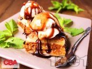 Рецепта Лесен десерт с бутер тесто и плънка от тиква със сладолед